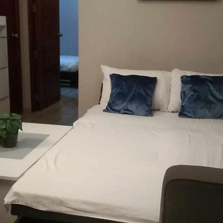 2-Bedroom Boutique City Condo - Newly Renovated! Cebu Buitenkant foto
