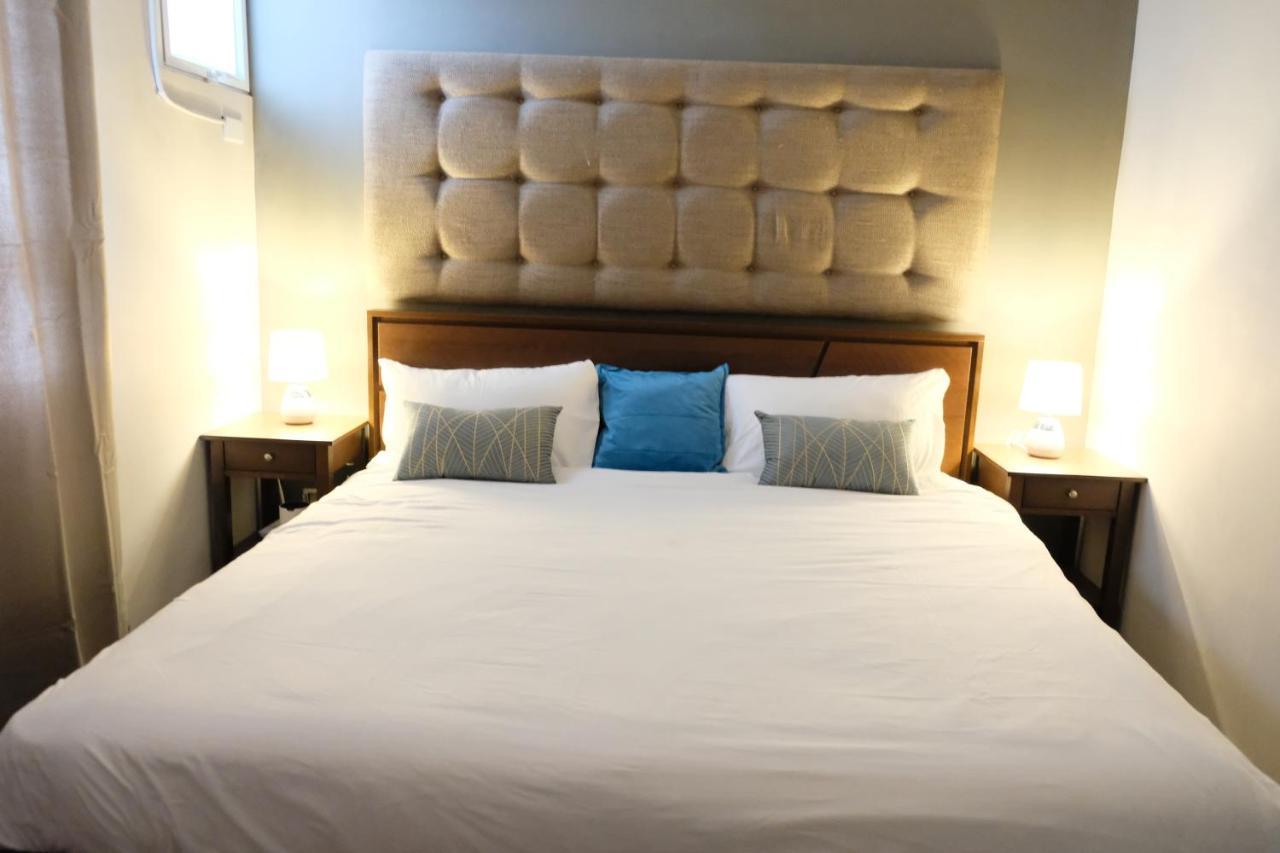 2-Bedroom Boutique City Condo - Newly Renovated! Cebu Buitenkant foto