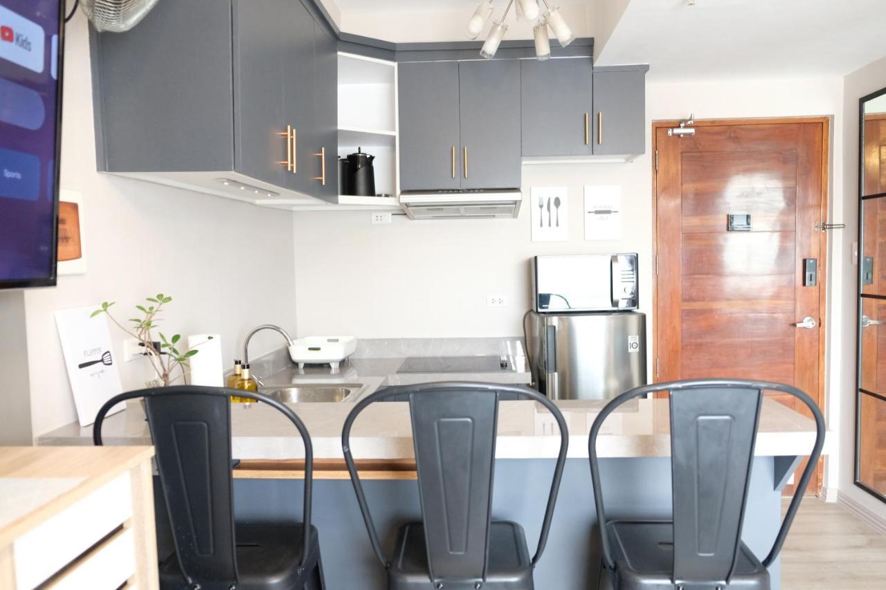 2-Bedroom Boutique City Condo - Newly Renovated! Cebu Buitenkant foto