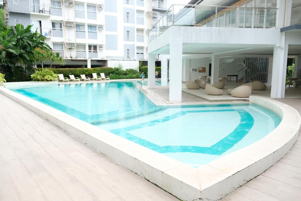 2-Bedroom Boutique City Condo - Newly Renovated! Cebu Buitenkant foto