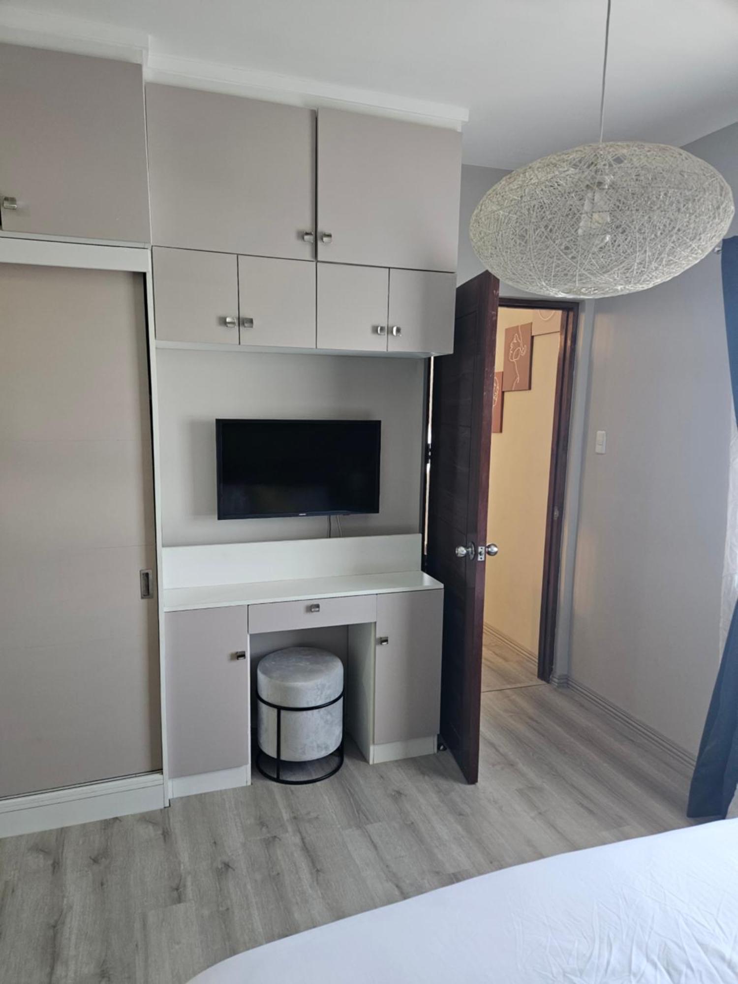 2-Bedroom Boutique City Condo - Newly Renovated! Cebu Buitenkant foto