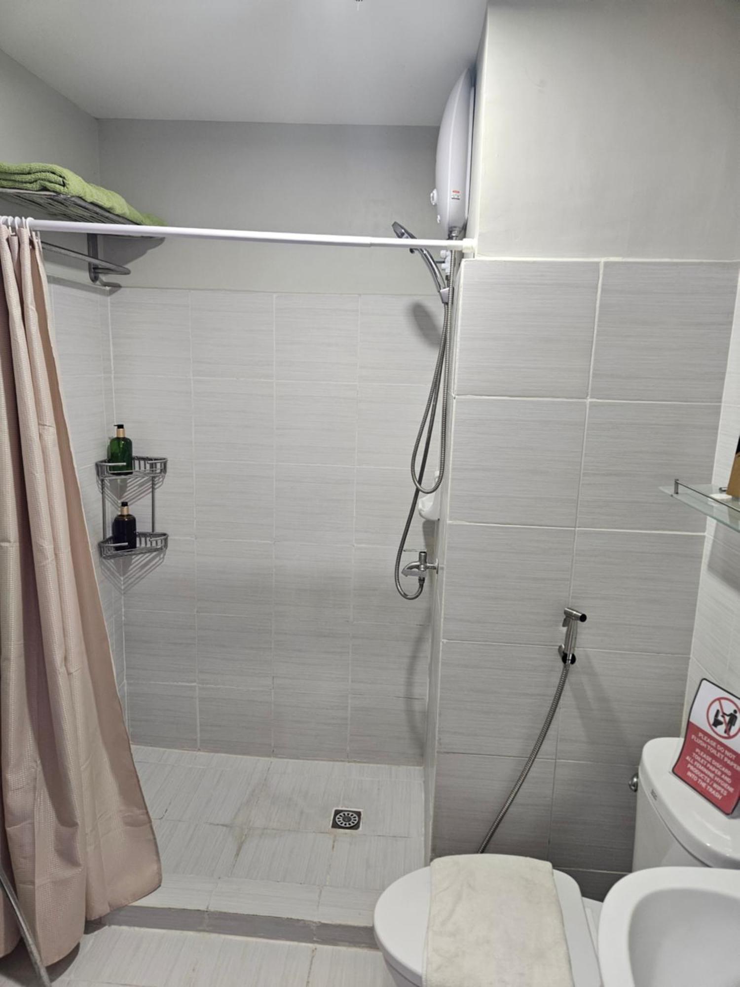 2-Bedroom Boutique City Condo - Newly Renovated! Cebu Buitenkant foto