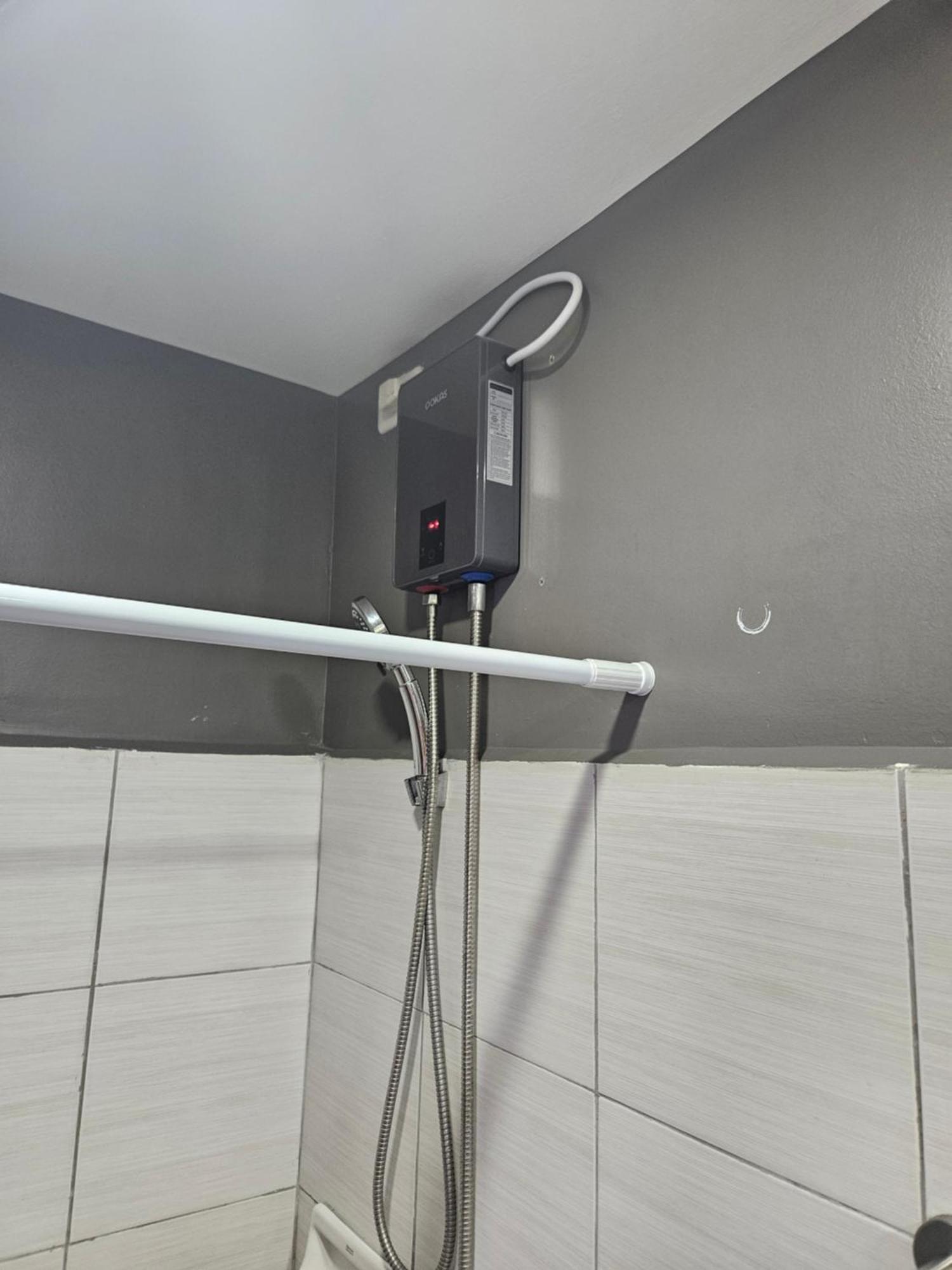 2-Bedroom Boutique City Condo - Newly Renovated! Cebu Buitenkant foto