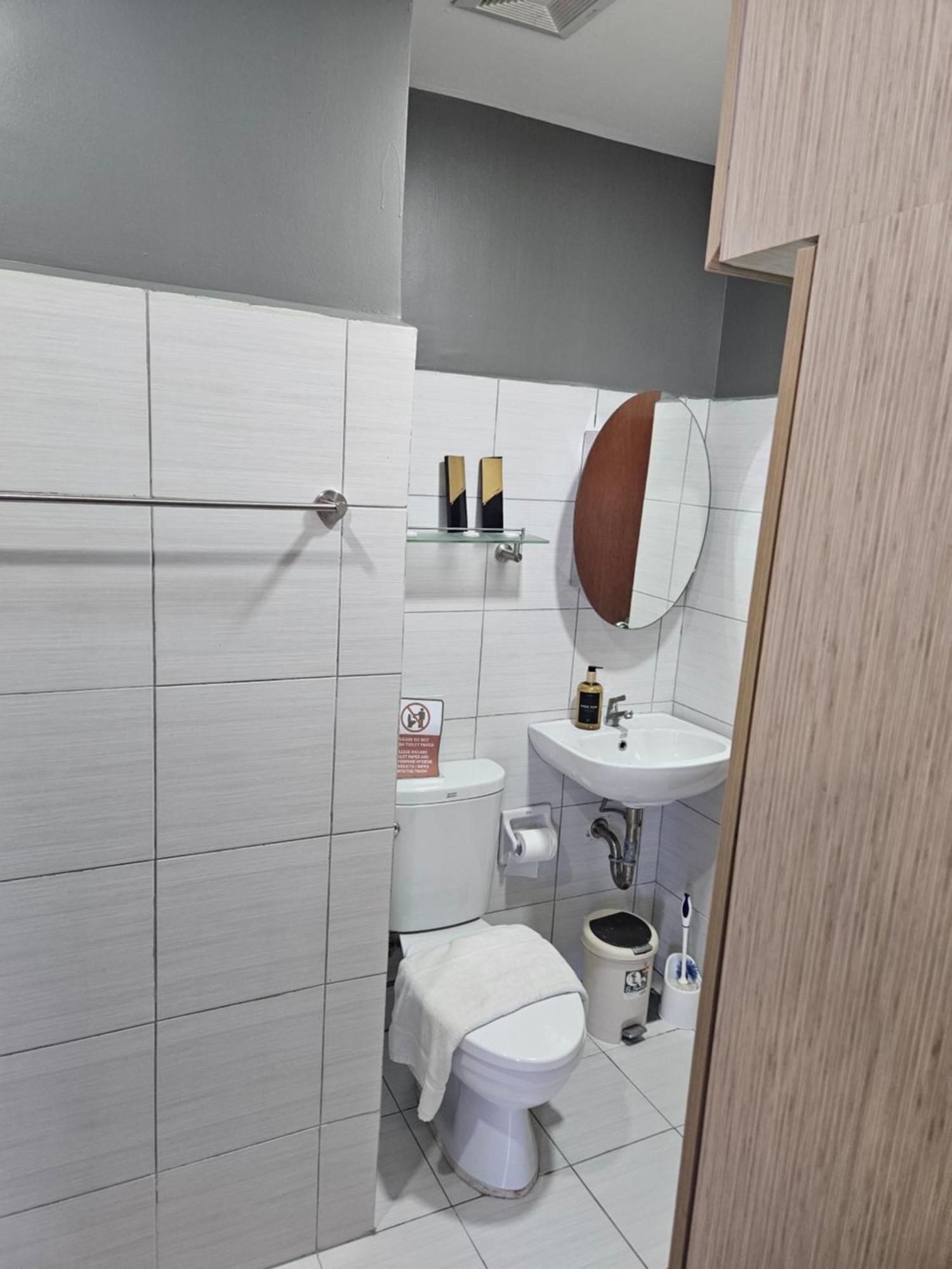 2-Bedroom Boutique City Condo - Newly Renovated! Cebu Buitenkant foto